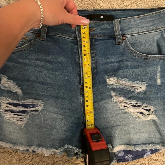 Harper Denim Shorts - Picture 3 of 4